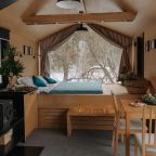 Дом (Студия Topol), Загородный отель Pine River