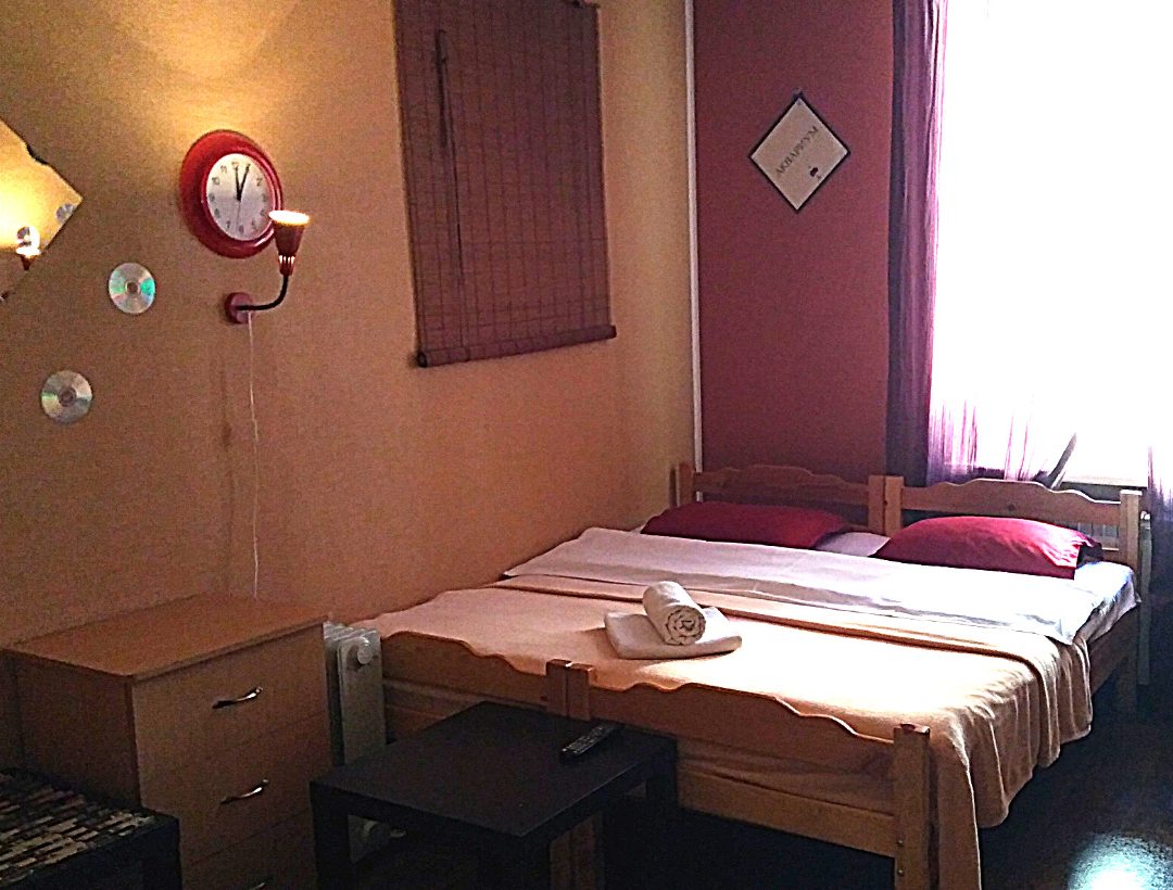 Двухместный (Двухместный номер с двумя раздельными кроватями) гостевого дома Субкультура, Санкт-Петербург
