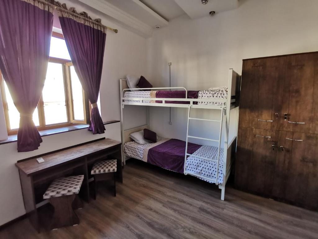 Номер (Кровать в общем 6-местном номере) хостела BESQALA, Нукус