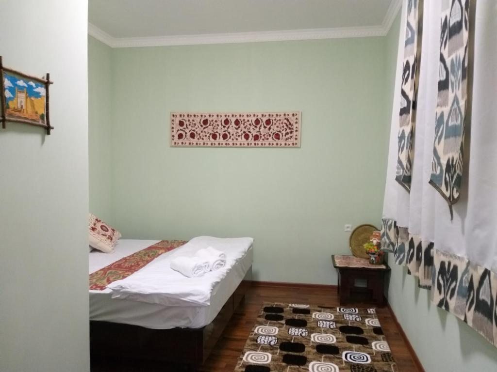 Номер (Кровать в общем номере для мужчин с 4 кроватями) гостевого дома Old Citadel, Бухара