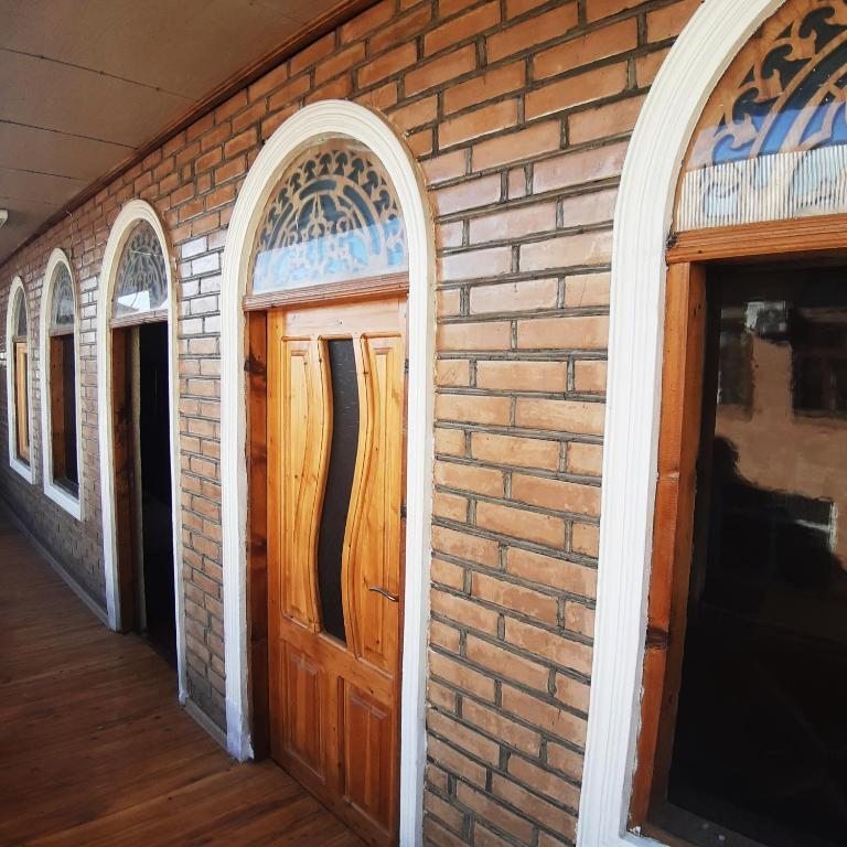 Двухместный (Двухместный номер с 2 отдельными кроватями и общей ванной комнатой) хостела Hostel Gulsara, Самарканд