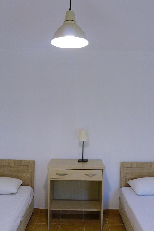 Двухместный (Стандартный двухместный номер с 2 отдельными кроватями) гостевого дома Guest House Alashara, Пицунда
