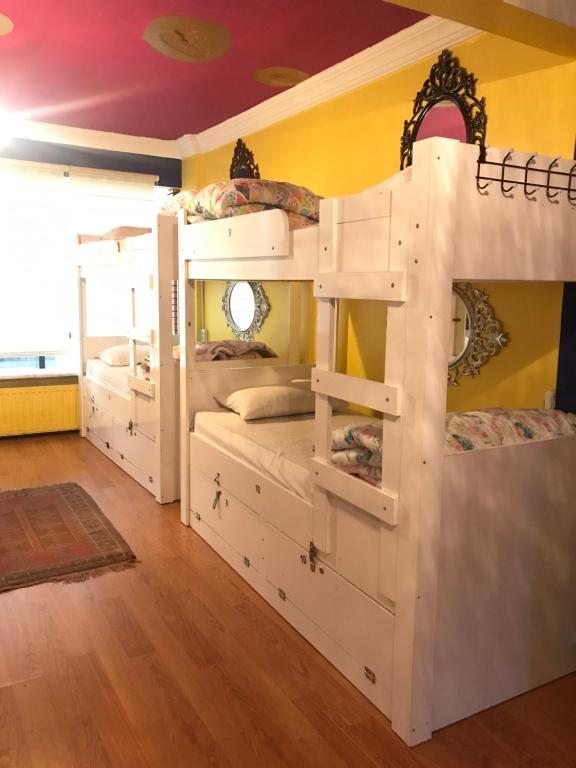 Номер (Кровать в общем номере для женщин с 4 кроватями) хостела Tune Hostel, Стамбул