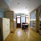 Номер (Кровать в общем 6-местном номере для женщин), yolohostel