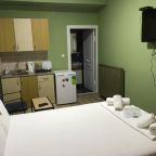 Двухместный (Стандартный двухместный номер с 1 кроватью), yolohostel