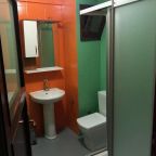 Номер (Кровать в общем 6-местном номере для мужчин и женщин), yolohostel