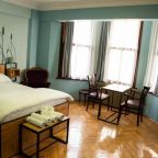 Двухместный (Улучшенный двухместный номер с 1 кроватью), yolohostel