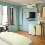 Двухместный (Улучшенный двухместный номер с 1 кроватью), yolohostel