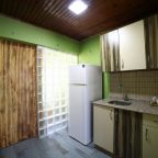 Номер (Кровать в общем 4-местном номере для мужчин и женщин), yolohostel