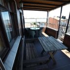 Номер (Кровать в общем 4-местном номере для мужчин и женщин), yolohostel