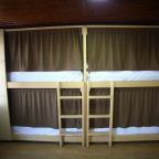 Номер (Кровать в общем 6-местном номере для женщин), yolohostel