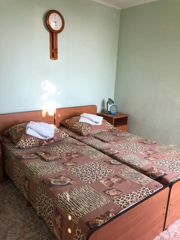 Двухместный (Двухместный номер с 2 отдельными кроватями и ванной комнатой) гостевого дома На Барциц 5, Гагра