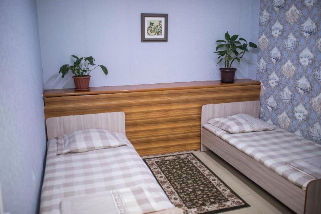 Двухместный (Двухместный номер с 2 отдельными кроватями) хостела Азия на Сейфуллина, Алматы