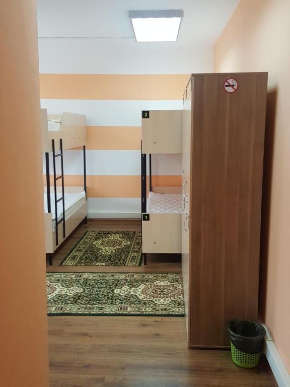 Номер (Кровать в общем 8-местном номере) хостела Dostar, Алматы