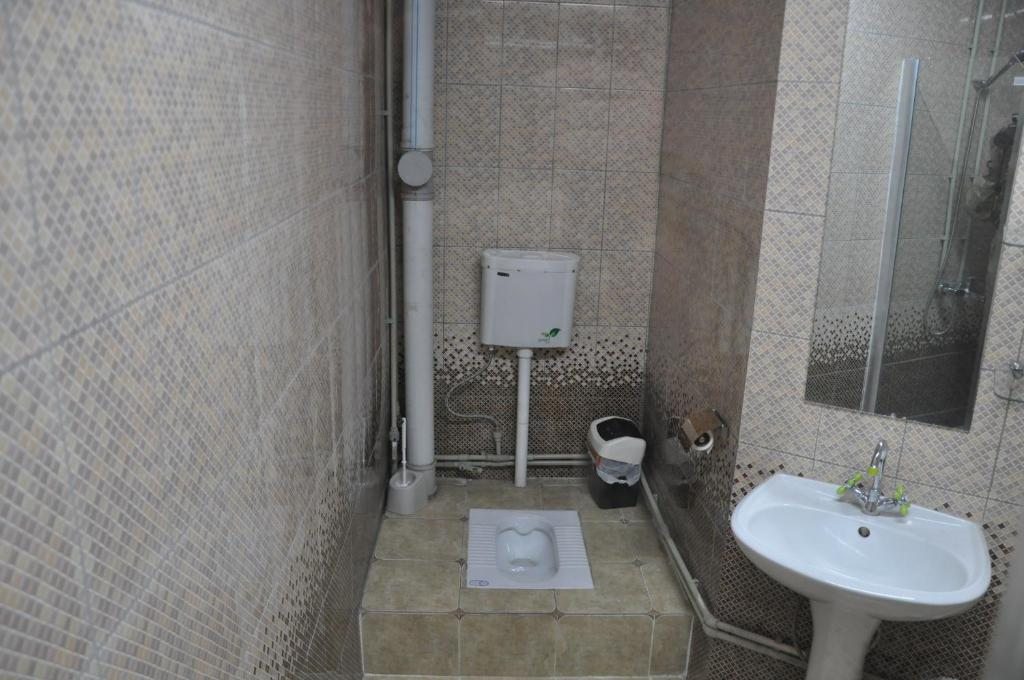 Номер (Кровать в общем двухместном номере для мужчин и женщин) хостела 24, Алматы