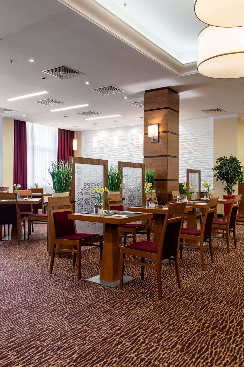 Бар / Ресторан, Отель Hilton Garden Inn Krasnoyarsk