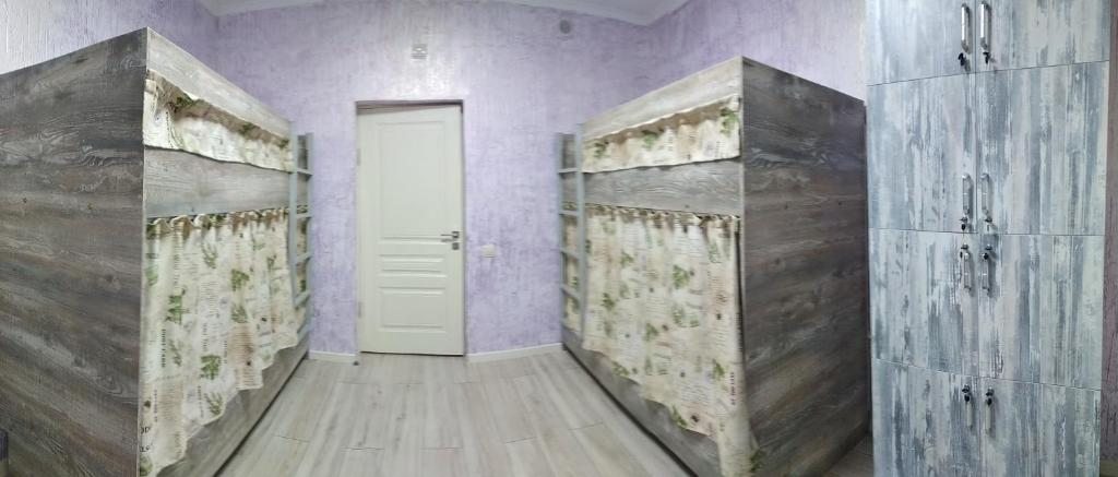 Четырехместный (Четырехместный номер) хостела New Hostel Almaty, Алматы
