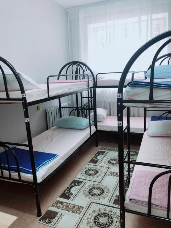 Номер (Спальное место на двухъярусной кровати в общем 6-местном номере для мужчин и женщин) хостела PalmBay, Алматы
