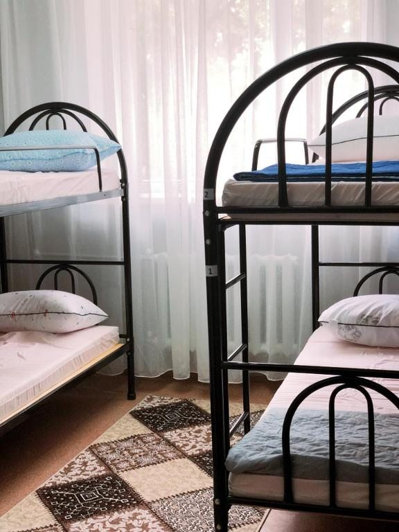 Номер (Спальное место на двухъярусной кровати в общем четырехместном номере для мужчин и женщин) хостела PalmBay, Алматы