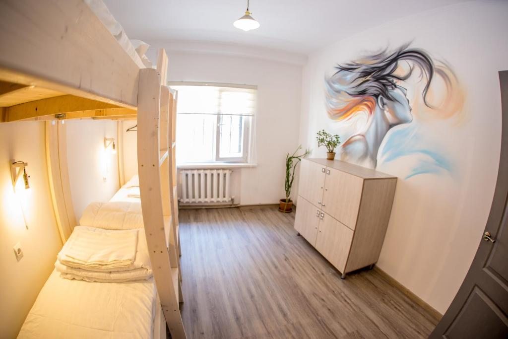 Номер (Кровать в общем номере для мужчин с 4 кроватями) хостела Соул, Алматы