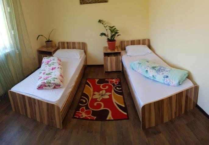 Двухместный (Двухместный номер с 2 отдельными кроватями) хостела TownHouse Хостел, Алматы