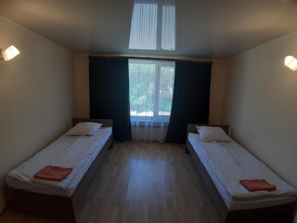 Двухместный (Бюджетный двухместный номер с 2 отдельными кроватями) отеля Альянс, Караганда