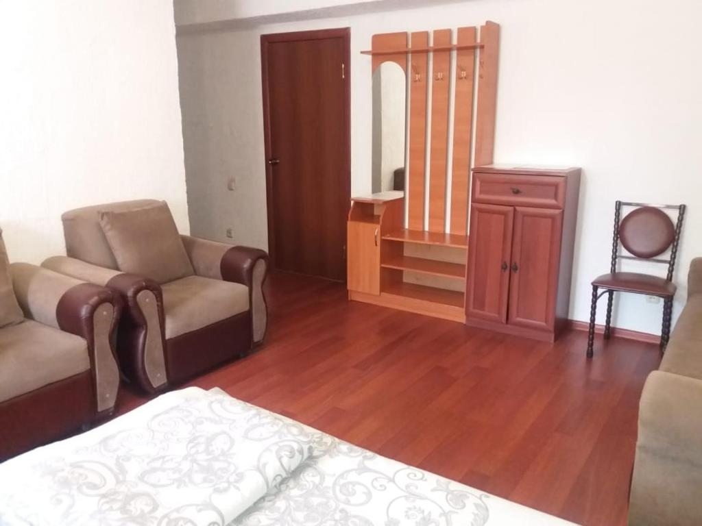 Двухместный (Просторный двухместный номер с 2 отдельными кроватями) отеля Гостиница Нури, Караганда