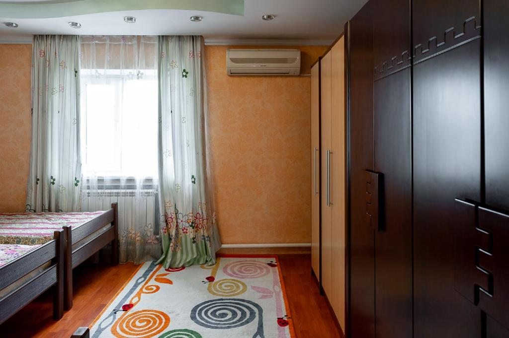Nomad Hostel Астана. Nomade Astana Khostl. Общежитие в астане