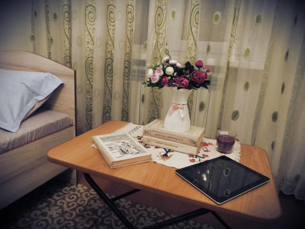 Номер (Односпальная кровать в общем номере для женщин) хостела Эко, Шымкент