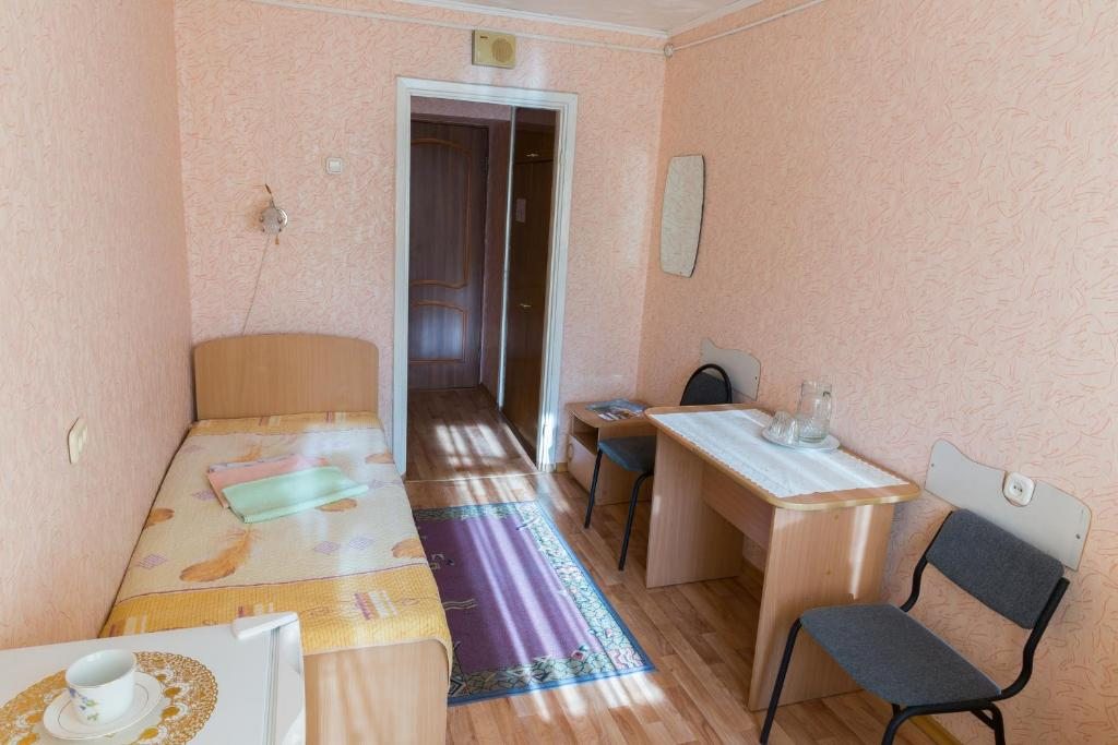 Одноместный (Одноместный номер с душем) отеля Tourist Hotel, Усть-Каменогорск