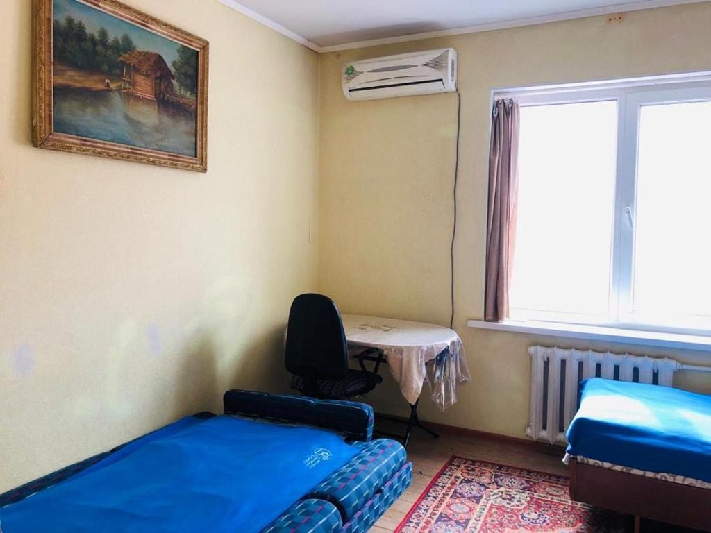 Двухместный (Стандартный двухместный номер с 2 отдельными кроватями) хостела На Ташиева 43 (бывшая Орловская 43), Бишкек