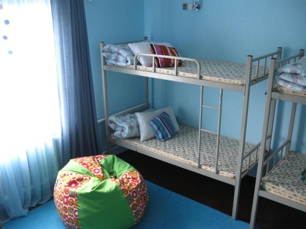 Номер (Кровать в общем 8-местном номере) хостела SunHouse Karakol, Каракол (Иссык-Кульская область)