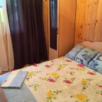 Трехместный (Бюджетный трехместный номер), Семейный отель Три енота