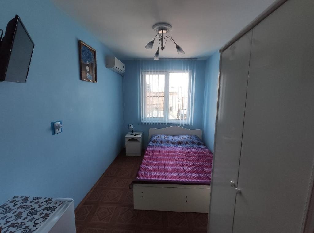 Двухместный (Двухместный номер с 1 кроватью и общей ванной комнатой) гостевого дома На Черноморской 53, Анапа