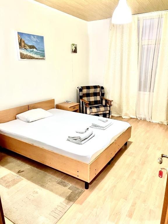 Двухместный (Двухместный номер с 1 кроватью или 2 отдельными кроватями и дополнительной кроватью) гостевого дома SunCity, Дагомыс