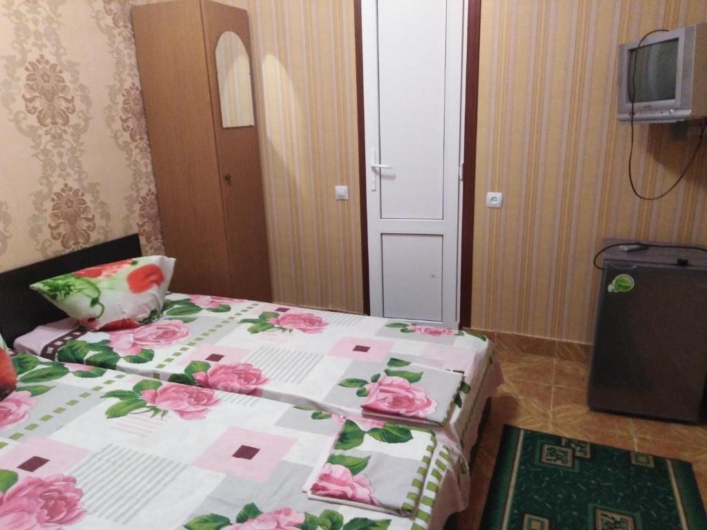 Двухместный (Стандартный двухместный номер с 2 отдельными кроватями) гостевого дома Ангелина, Лермонтово