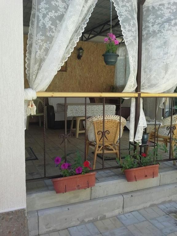 Двухместный (Двухместный номер эконом-класса с 2 отдельными кроватями) гостевого дома Уютный Дворик на Черноморской, Анапа