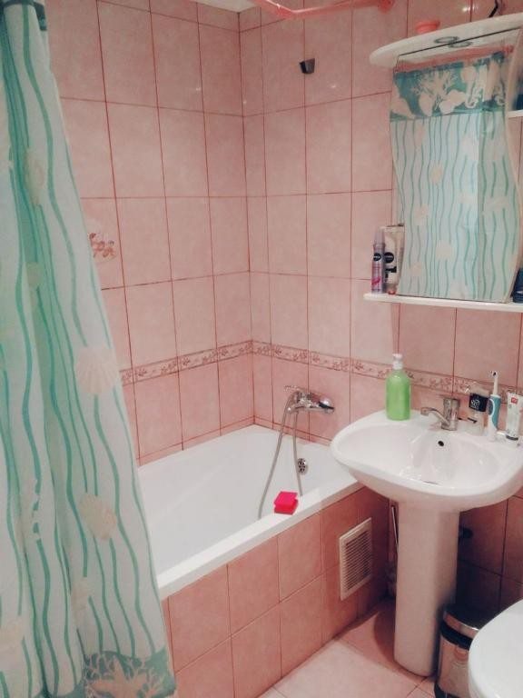 Одноместный (Одноместный номер с ванной комнатой) гостевого дома Уютный Дворик на Черноморской, Анапа