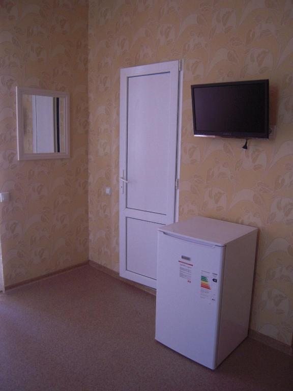Двухместный (Двухместный номер с 2 отдельными кроватями и собственной ванной комнатой) гостевого дома Жемчужина, Анапа