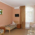 Четырехместный (Четырехместный номер с собственной ванной комнатой), Гостевой дом Жемчужина на Гоголя