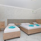 Дом (Вип дом 2), Гостевой дом Золотая Миля на Кирова