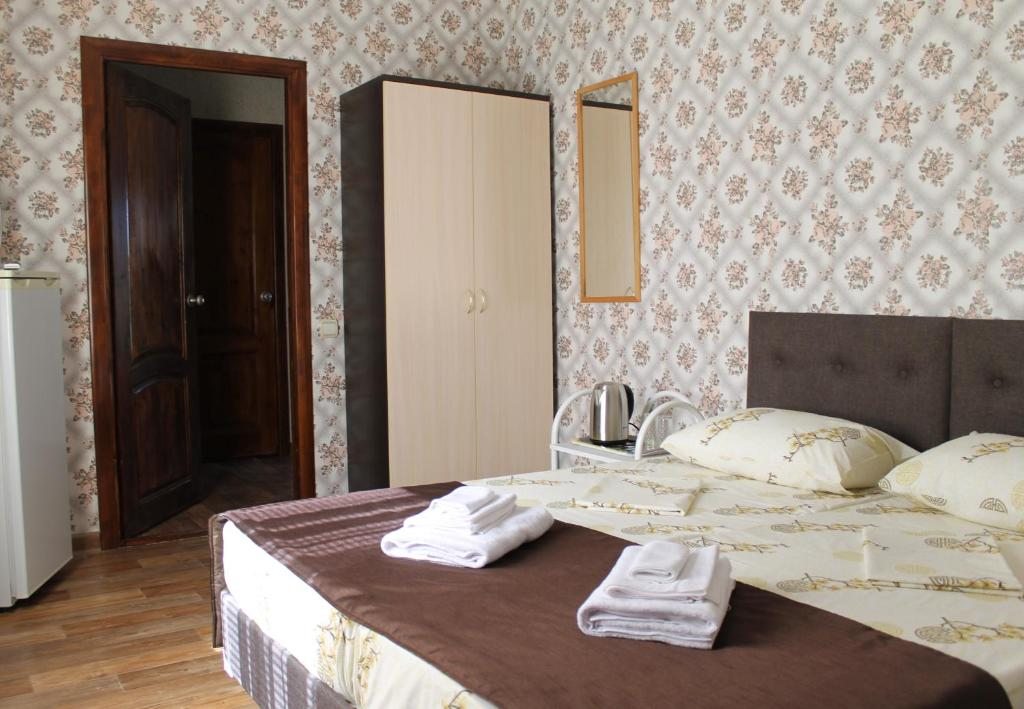 Двухместный (Двухместный номер «Комфорт» с 1 кроватью или 2 отдельными кроватями) гостевого дома Ирина, Анапа