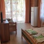 Трехместный (Трехместный номер с собственной ванной комнатой вне номера), Гостевой дом На Аллее