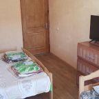 Трехместный (Трехместный номер с собственной ванной комнатой вне номера), Гостевой дом На Аллее