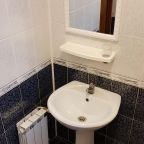 Трехместный (Трехместный номер с собственной ванной комнатой вне номера), Гостевой дом На Аллее