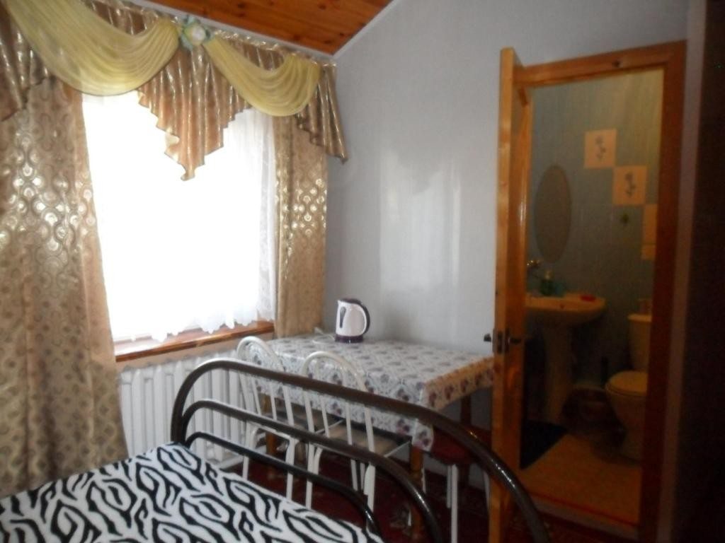 Трехместный (Трехместный номер с ванной комнатой), Гостевой дом На Тургенева 261а