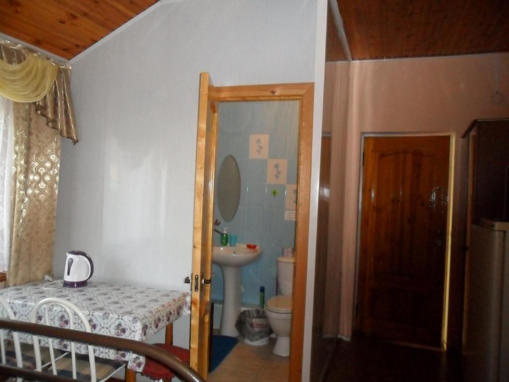 Трехместный (Трехместный номер с ванной комнатой), Гостевой дом На Тургенева 261а