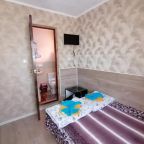 Трехместный (Трехместный номер с ванной), Гостевой дом У Светланы