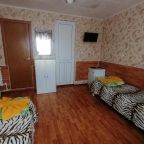 Четырехместный (Четырехместный номер с ванной комнатой), Гостевой дом У Светланы