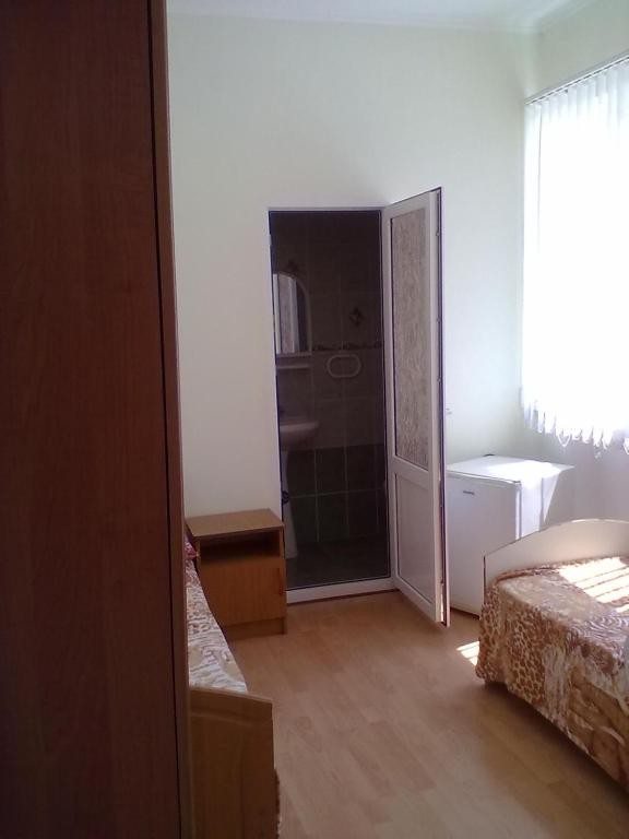 Двухместный (Двухместный номер с 2 отдельными кроватями) гостевого дома Белый дом, Витязево